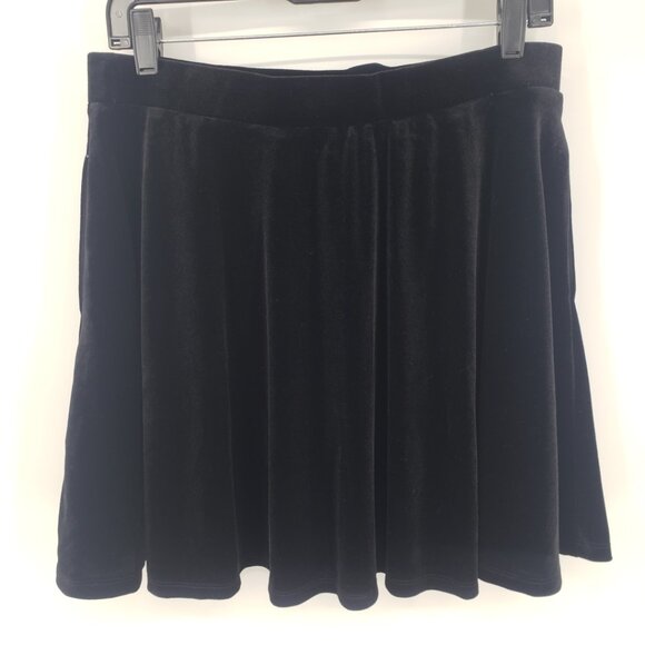 3/$25 Hot Topic Velvet Mini Skater Skirt L Flare Gothic Academia Black - Picture 2 of 6